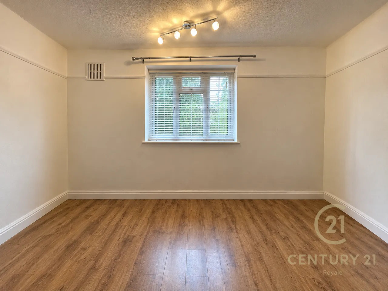 The Avenue, Worcester Park, KT4, photo 9