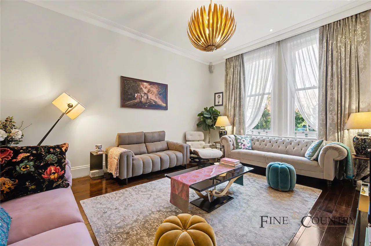 4 bed flat for sale, Finchley Road, London