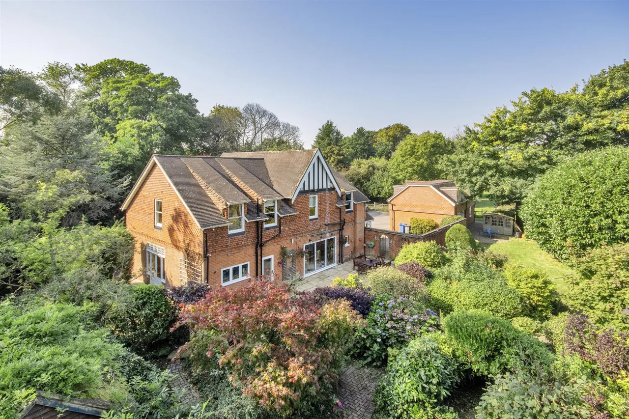 Main Road, Westerham, photo 5