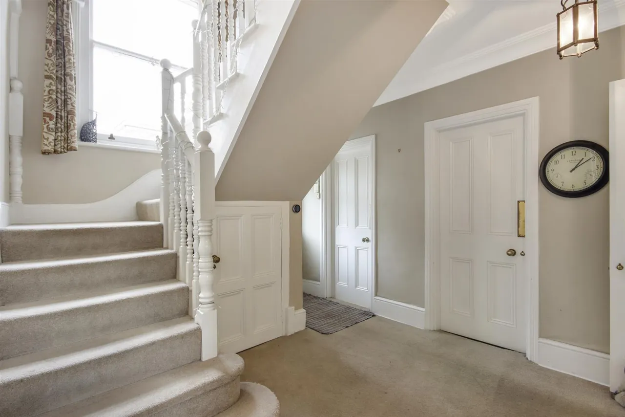 Main Road, Westerham, photo 10