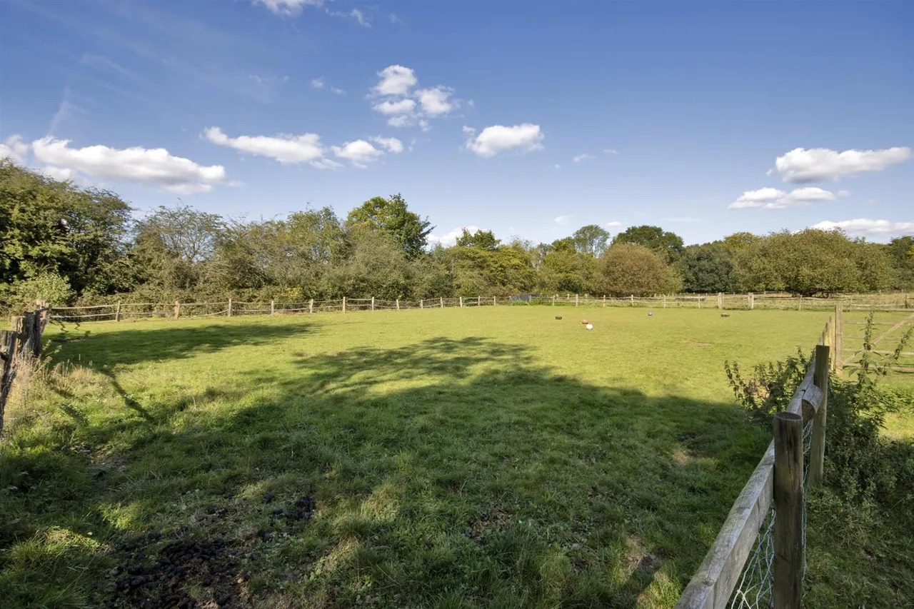 Main Road, Westerham, photo 35
