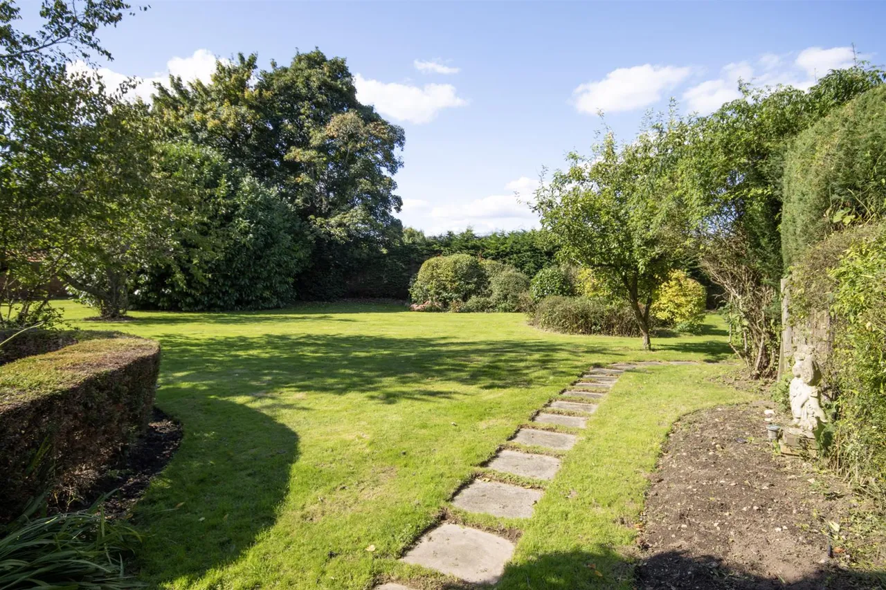 Main Road, Westerham, photo 24