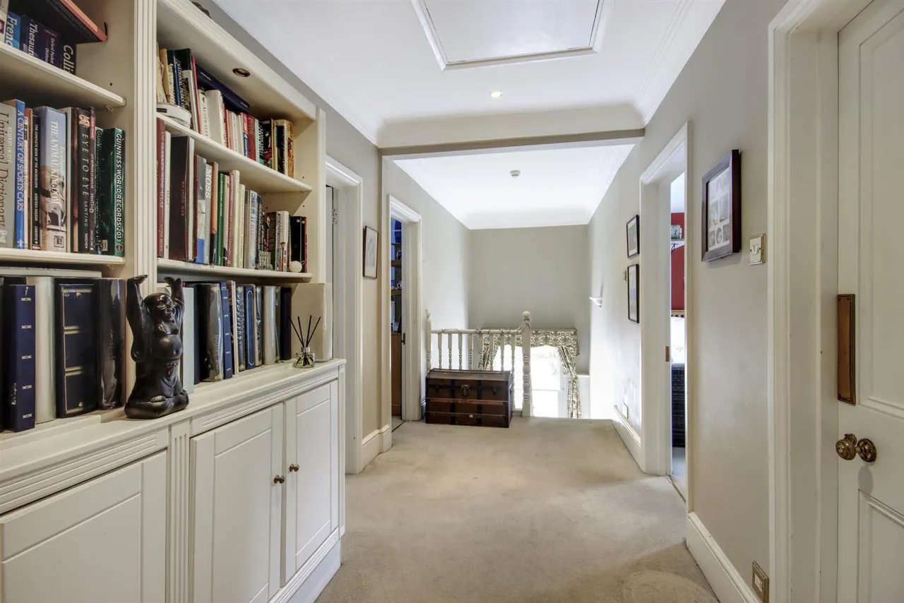 Main Road, Westerham, photo 15