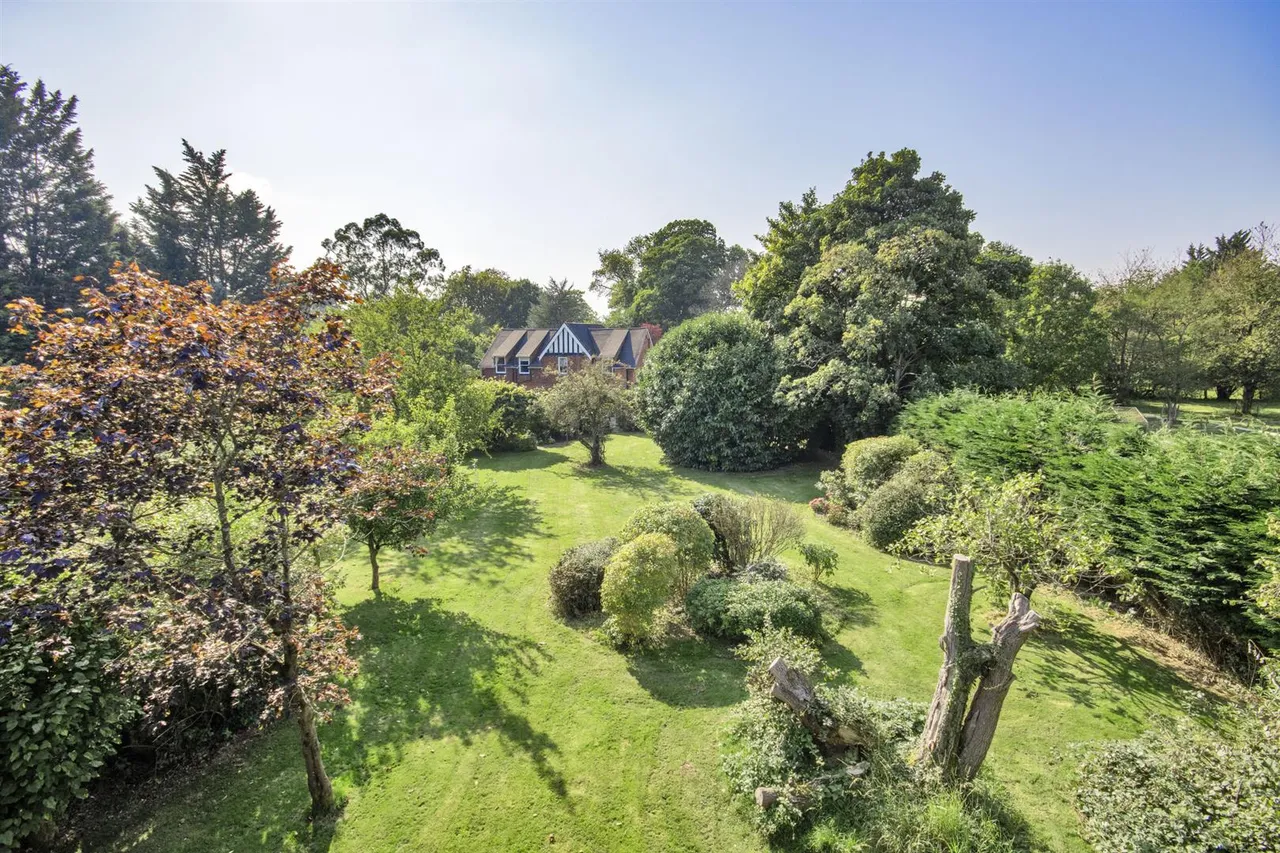 Main Road, Westerham, photo 36