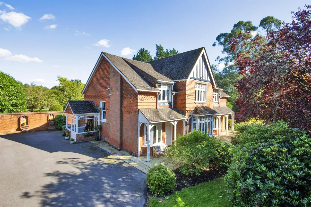 Main Road, Westerham, photo 38