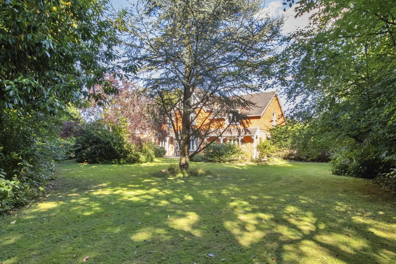 5 bed house for sale, Main Road, Westerham