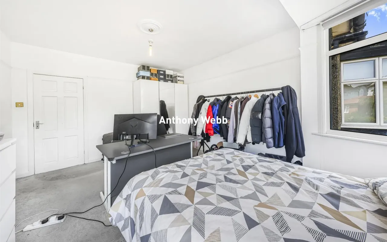 Morton Way, Southgate, N14, photo 17