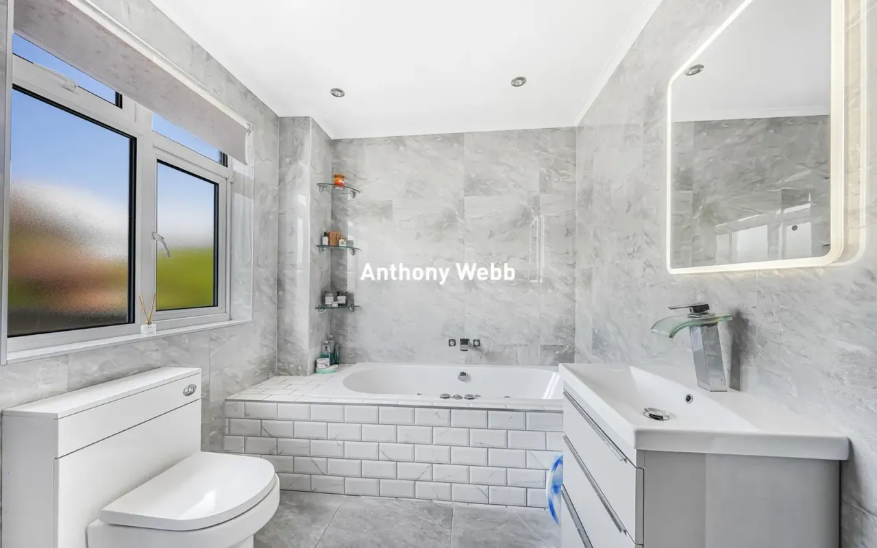 Morton Way, Southgate, N14, photo 21