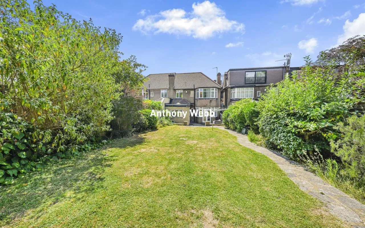 Morton Way, Southgate, N14, photo 22