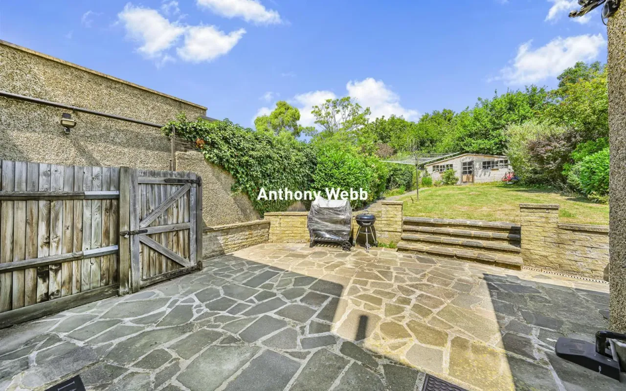 Morton Way, Southgate, N14, photo 24