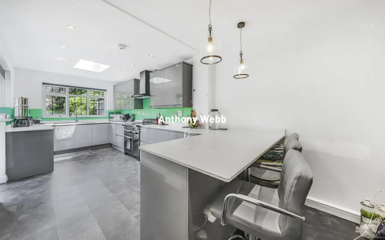 Morton Way, Southgate, N14, photo 7