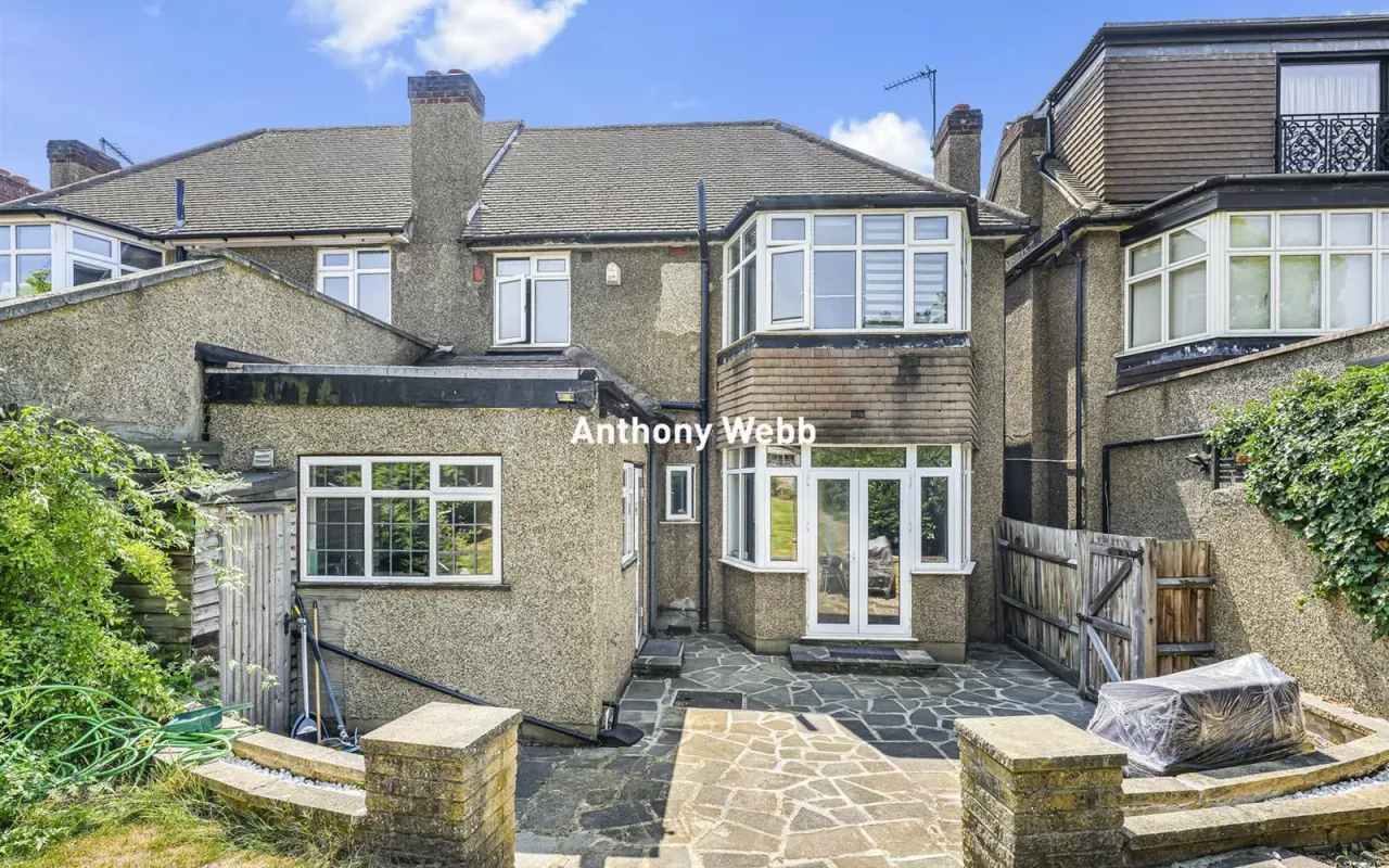 Morton Way, Southgate, N14, photo 25