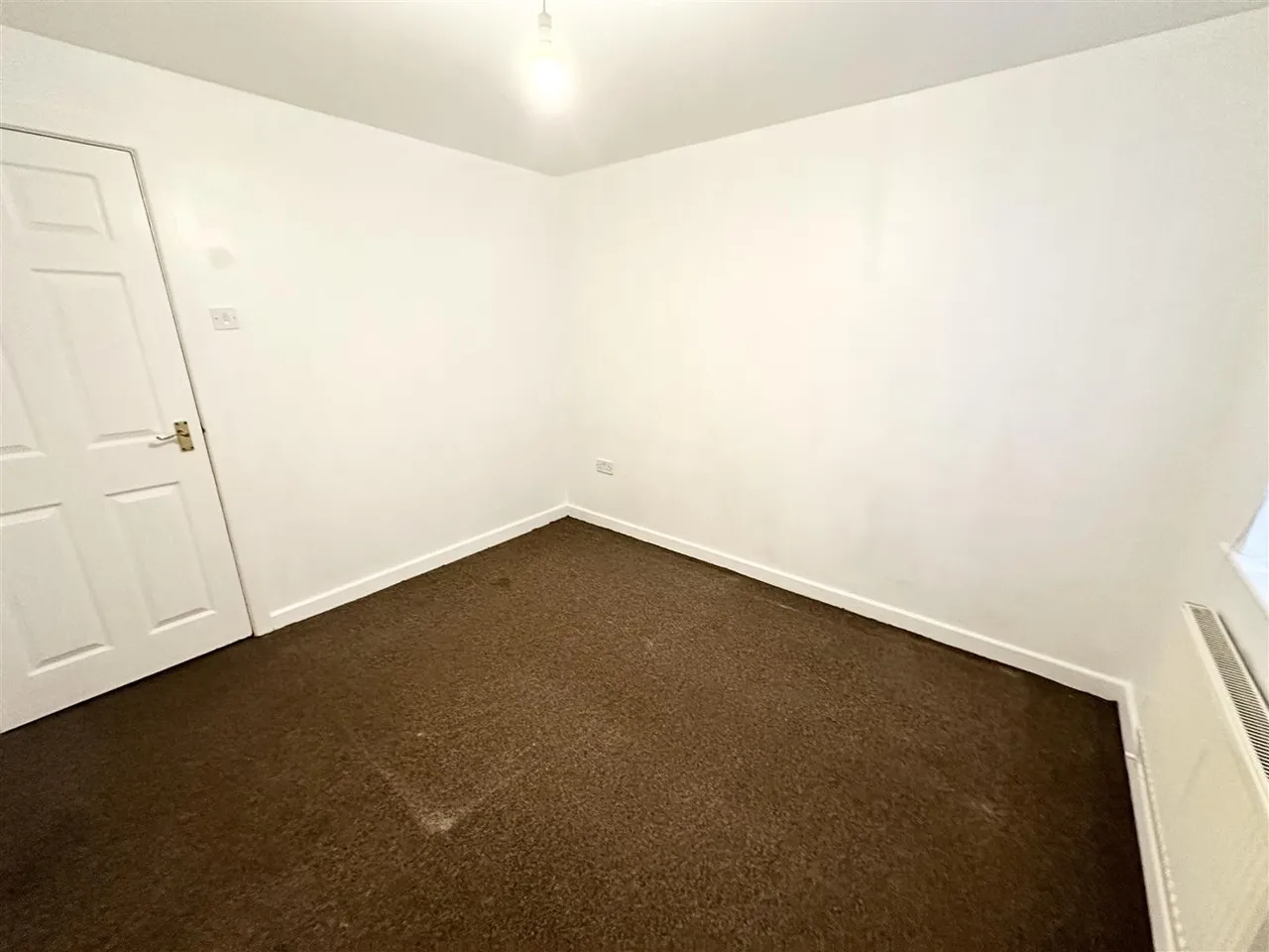 Francine Close, Liverpool, L3, photo 6