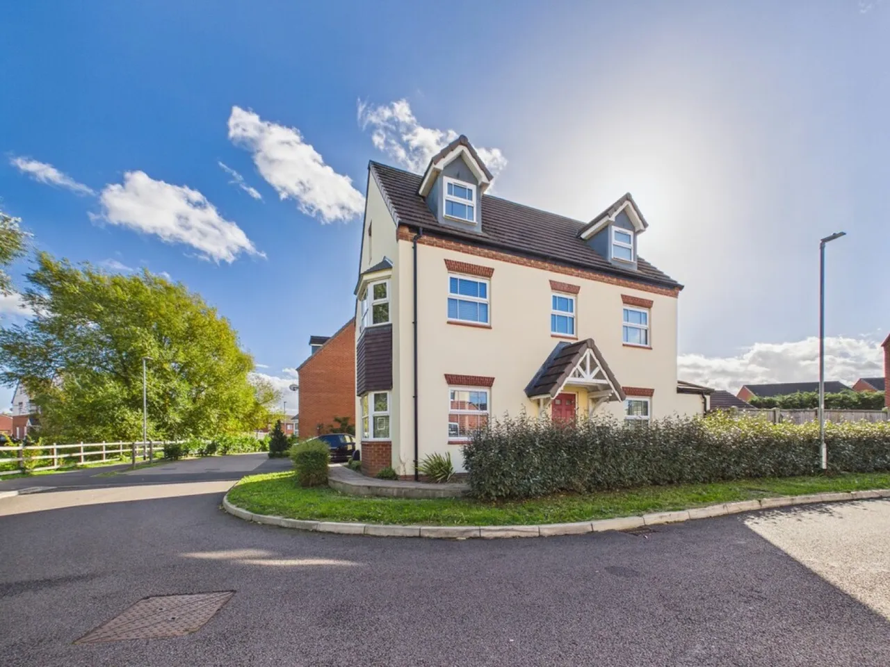 5 bed house for sale, Whimbrel Park, Stafford, ST16