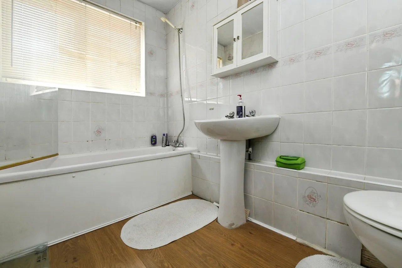 Waldegrave, Basildon, Essex, SS16, photo 12