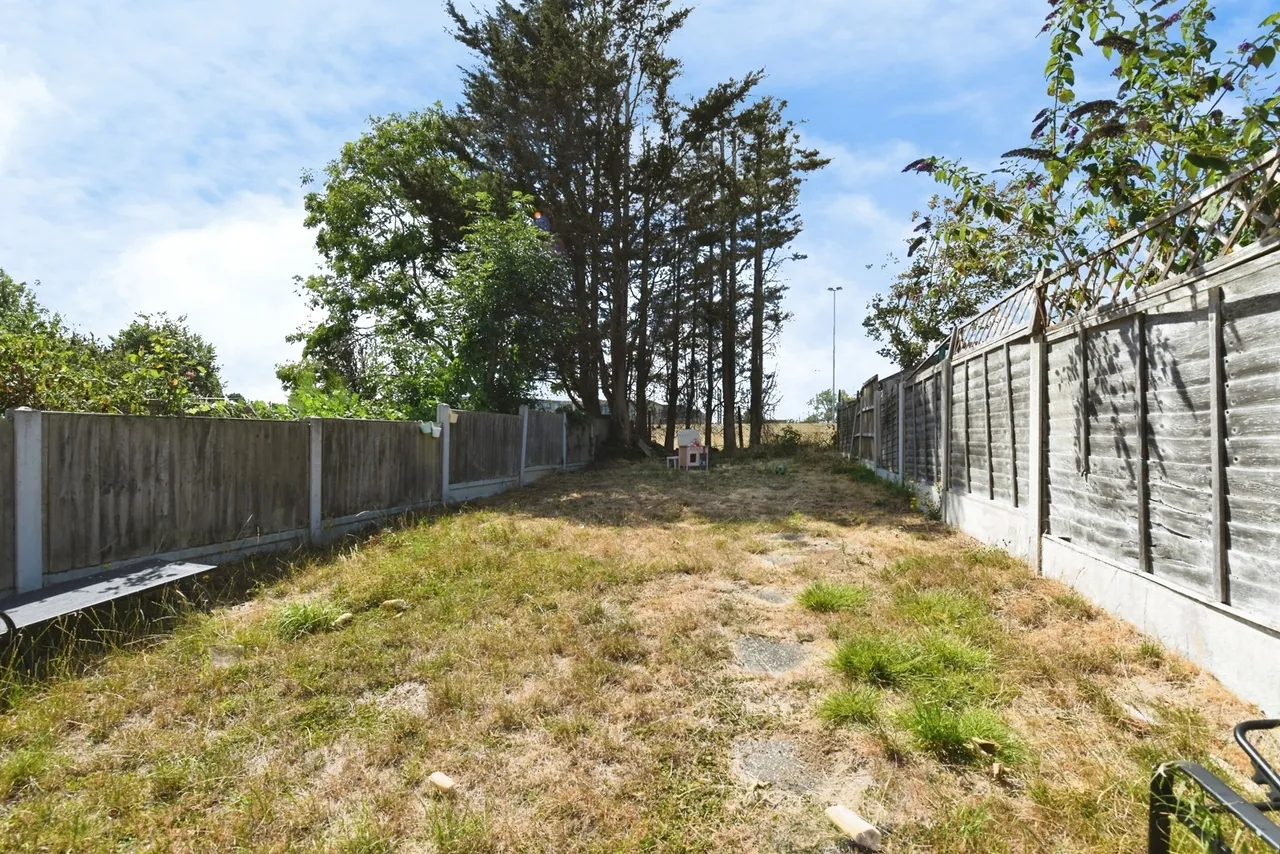 Waldegrave, Basildon, Essex, SS16, photo 14