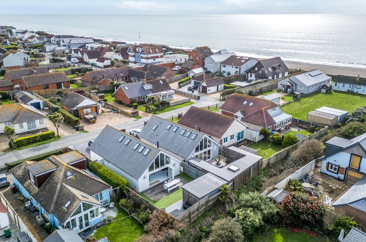 Charlmead, East Wittering, PO20, photo 2