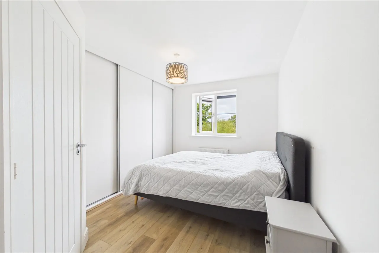 Hayes Drive, Three Mile Cross, RG7, photo 9