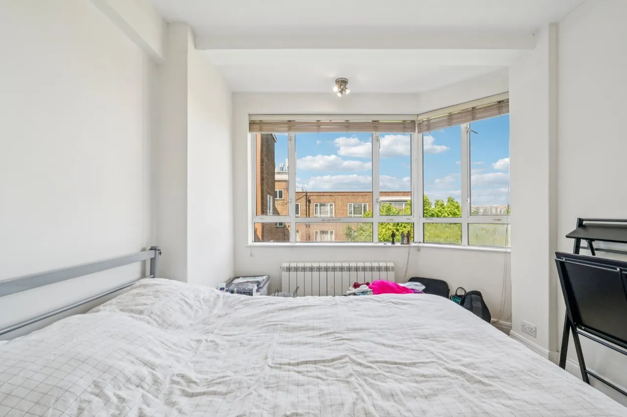 The Avenue, London, W4, photo 4