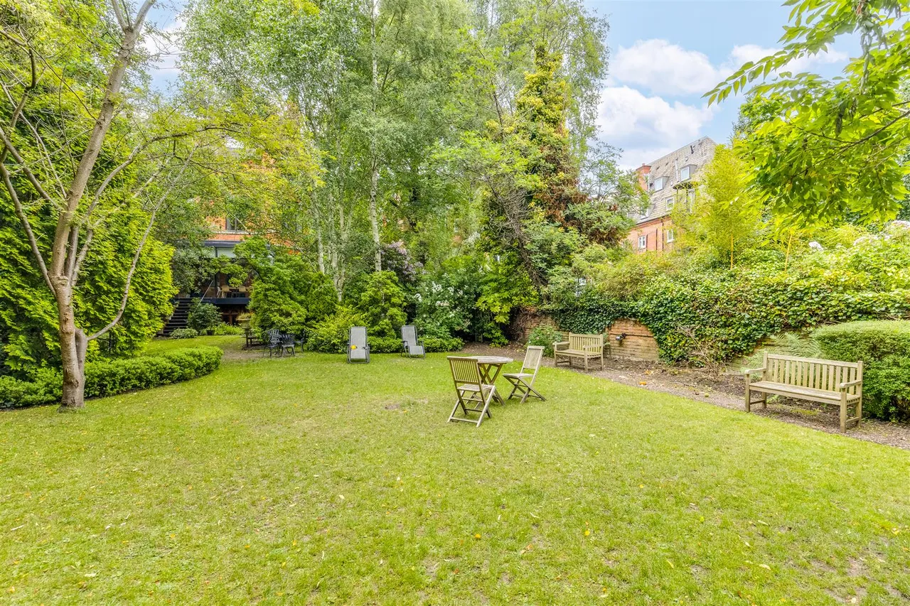Fitzjohn's Avenue, Hampstead, NW3, photo 11