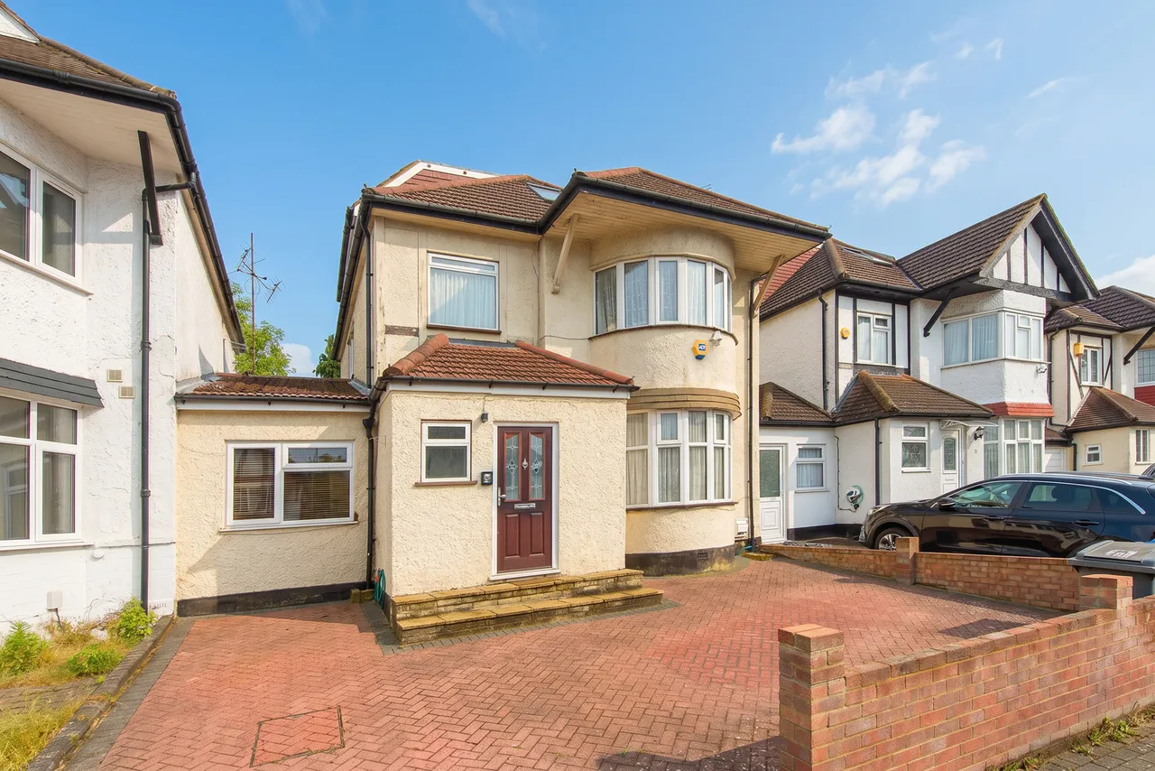 5 bed house for sale — 5 Colindeep Gardens, London