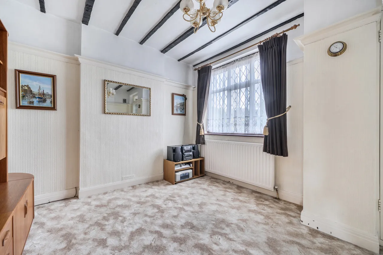 Rodney Gardens, Pinner, HA5, photo 11