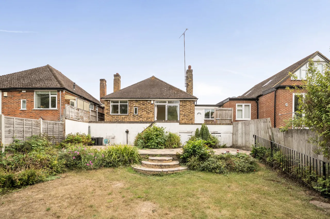 Rodney Gardens, Pinner, HA5, photo 10