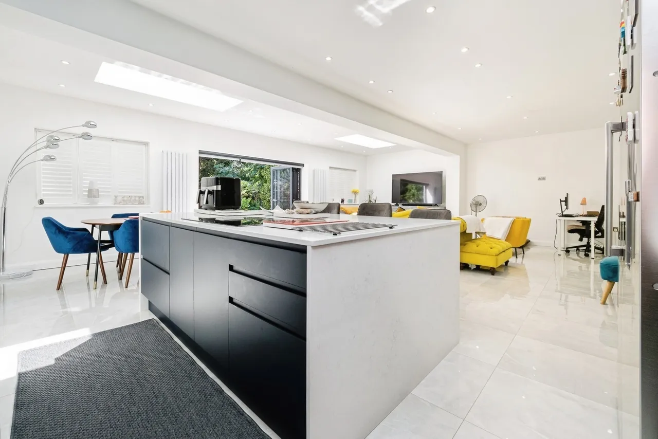Lilian Gardens, Woodford Green, IG8, photo 2
