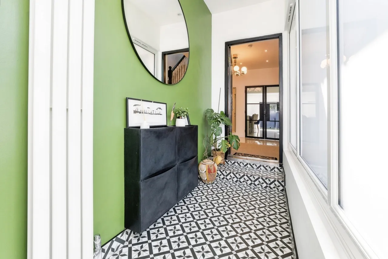 Lilian Gardens, Woodford Green, IG8, photo 14