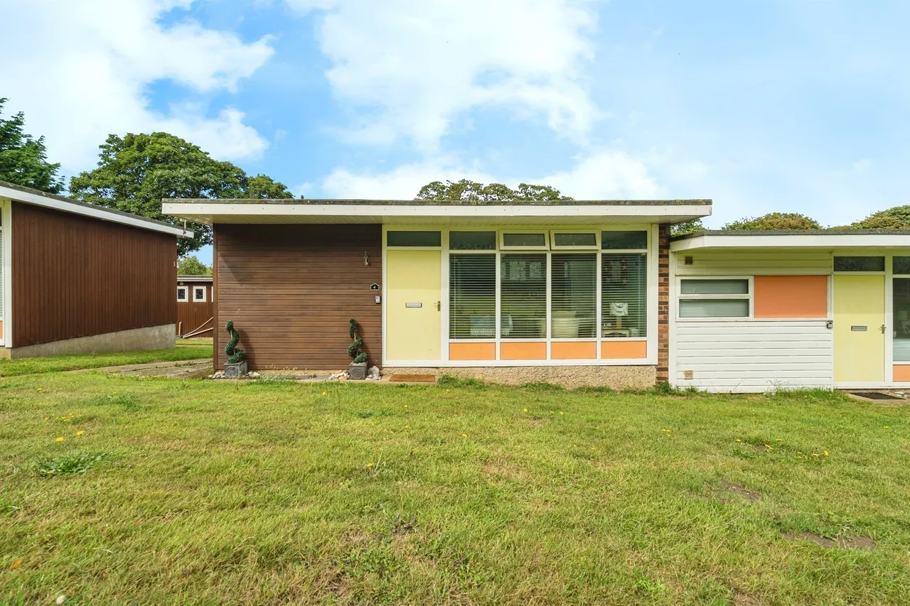 2 bed park home for sale — Overstrand Road, Cromer
