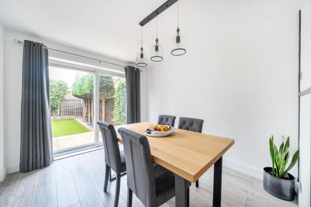 Pinewood Park, New Haw, KT15, photo 6