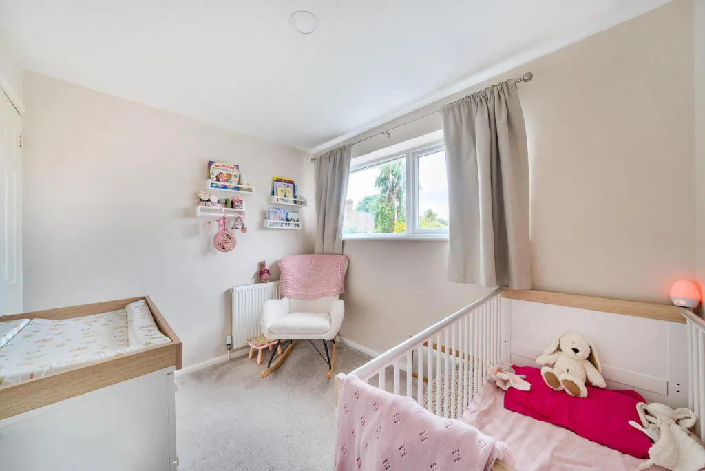 Pinewood Park, New Haw, KT15, photo 11