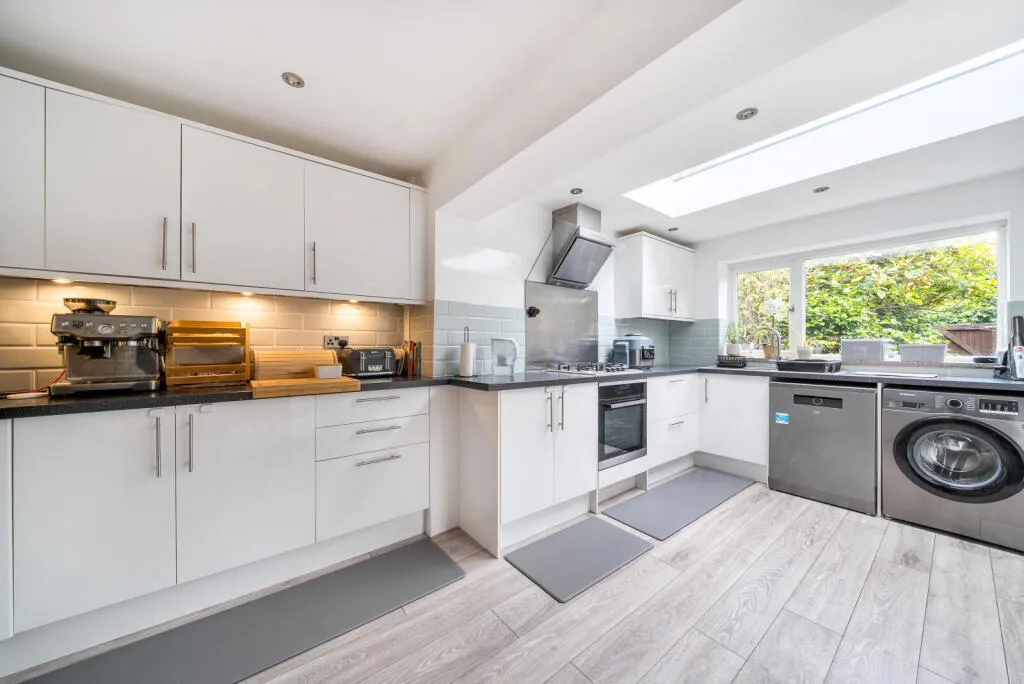 Pinewood Park, New Haw, KT15, photo 17