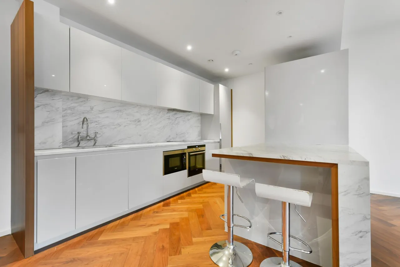 Embassy Gardens, SW11, photo 2