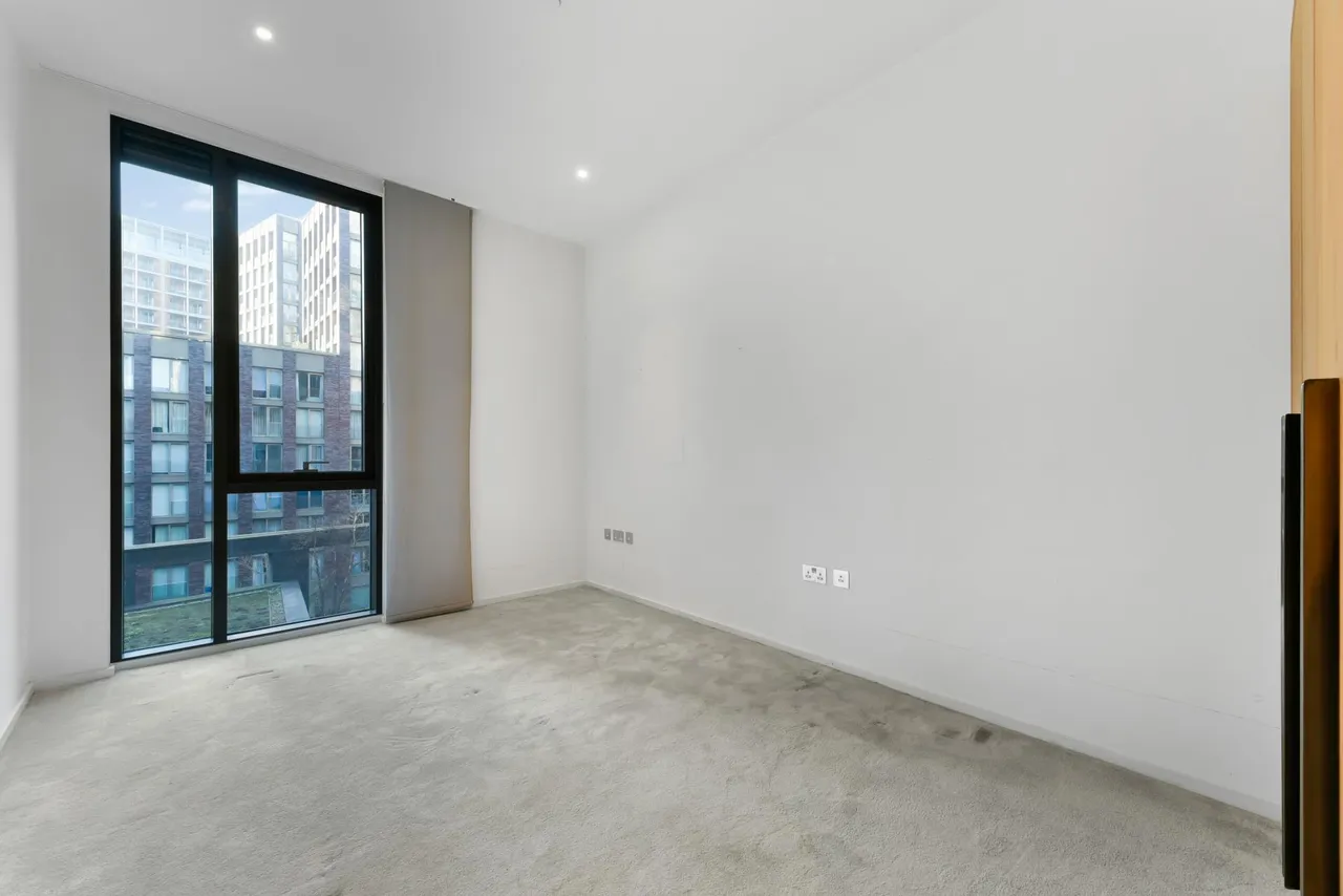 Embassy Gardens, SW11, photo 8