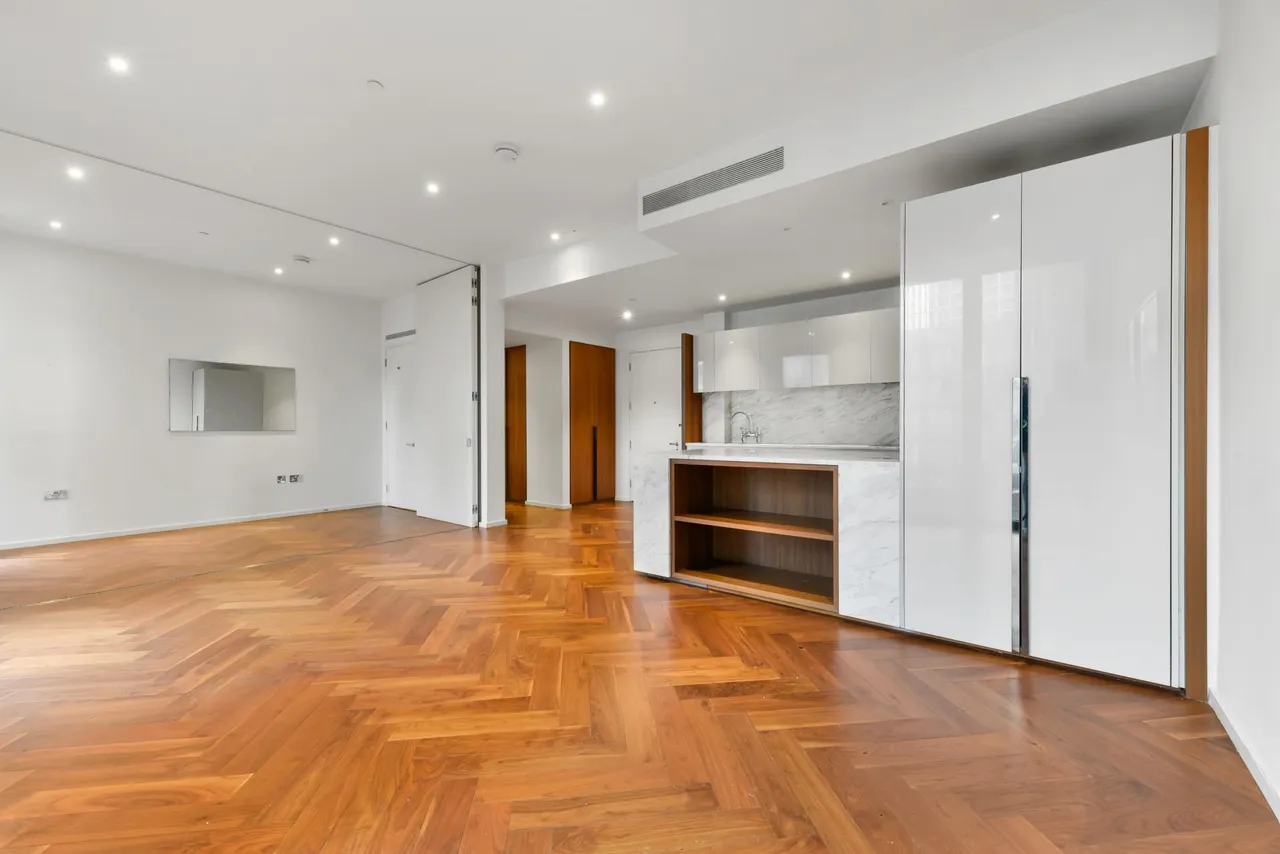 Embassy Gardens, SW11, photo 4