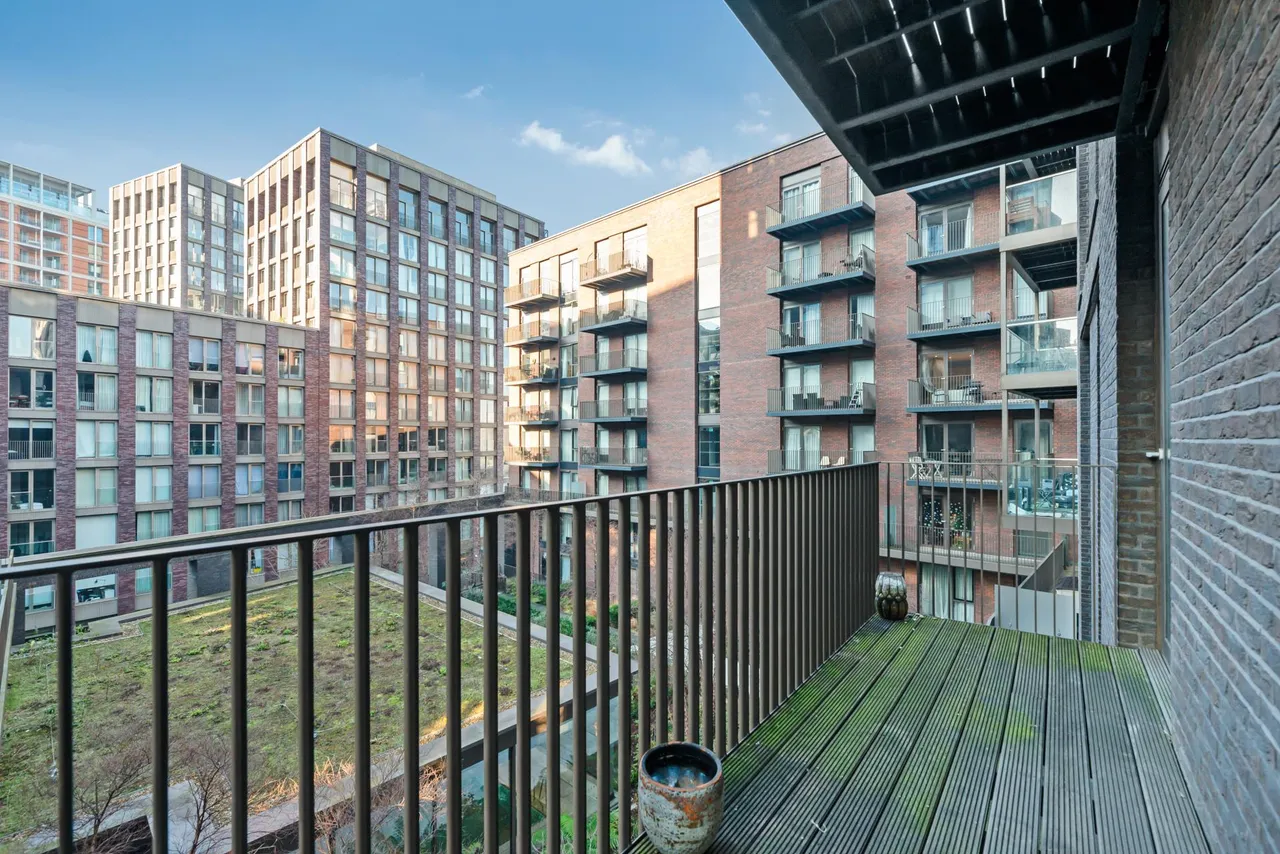 Embassy Gardens, SW11, photo 11