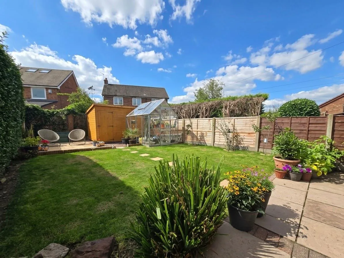 Wilmslow Road, Heald Green, photo 12