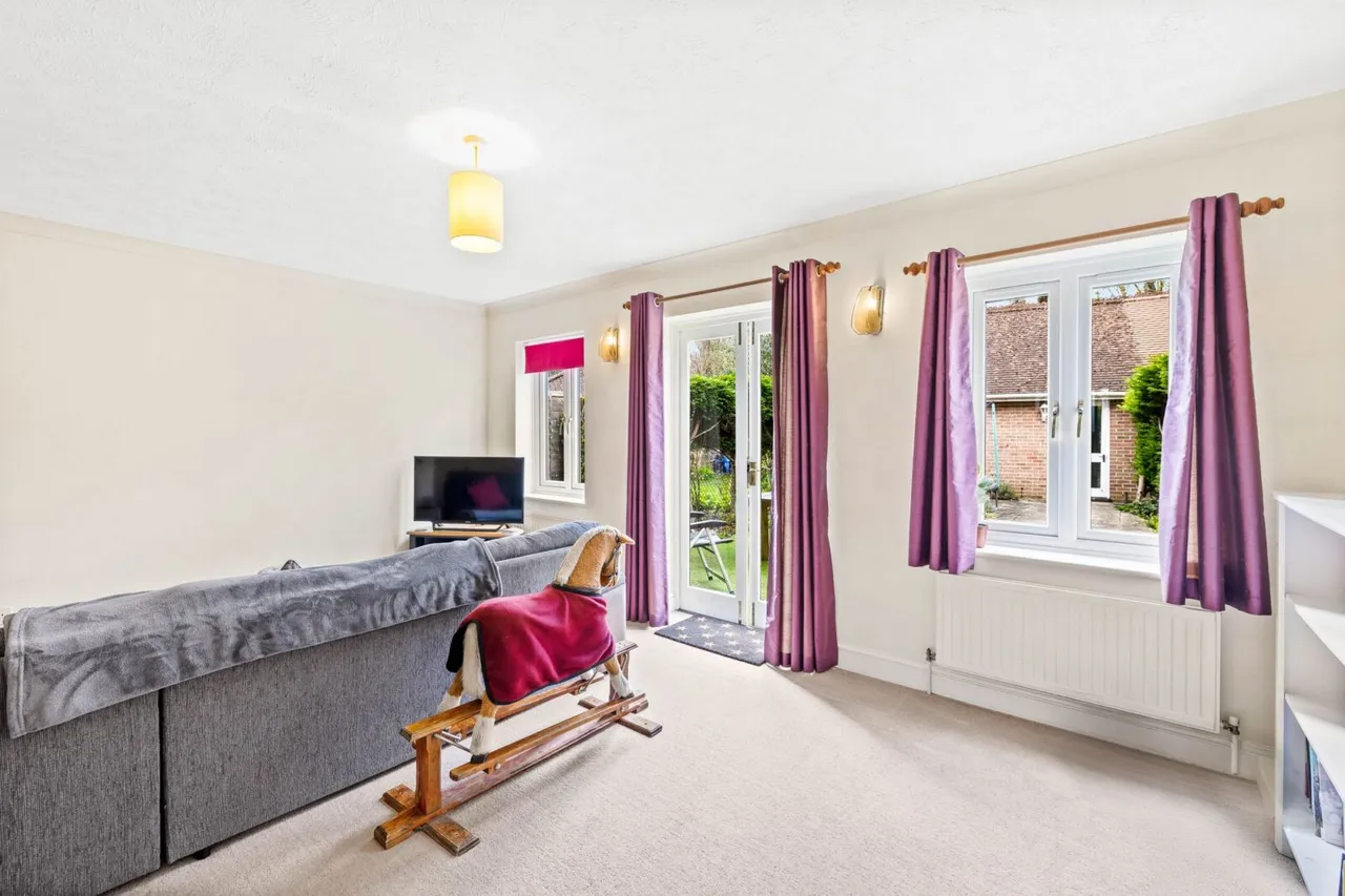 Maypole Road, East Grinstead, East Grinstead, RH19 1HL, photo 8