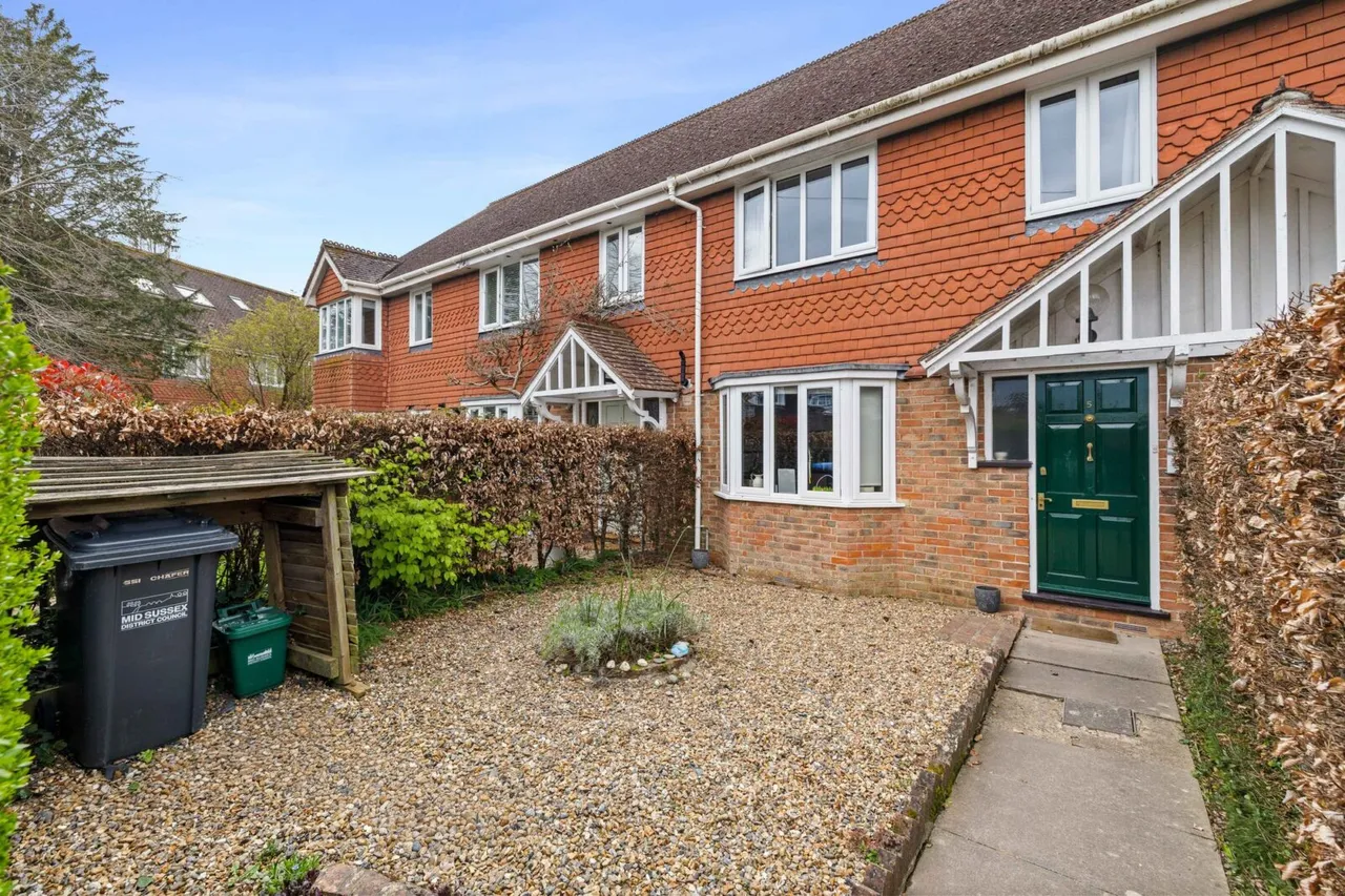 3 bed house for sale — Maypole Road, East Grinstead, East Grinstead, RH19 1HL