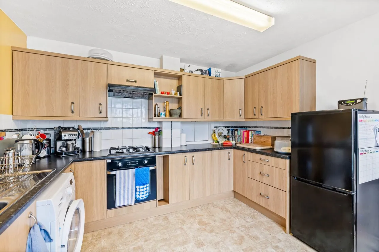 Maypole Road, East Grinstead, East Grinstead, RH19 1HL, photo 5