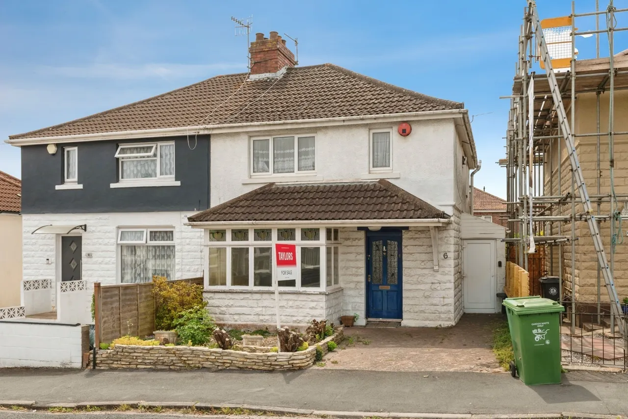 3 bed house for sale — Valley Road, Bristol, Somerset, BS13