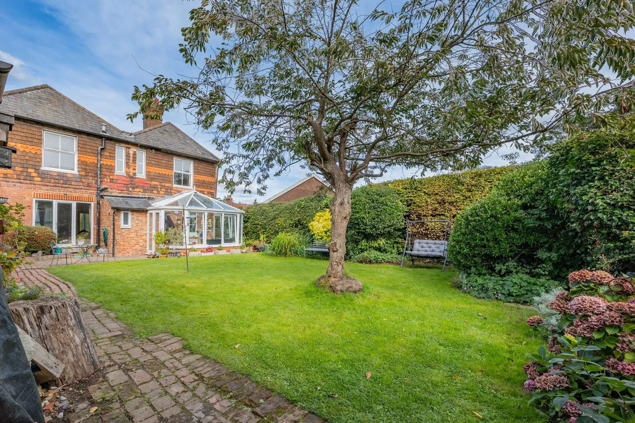 4 bed house for sale, Walshes Road, Crowborough, TN6