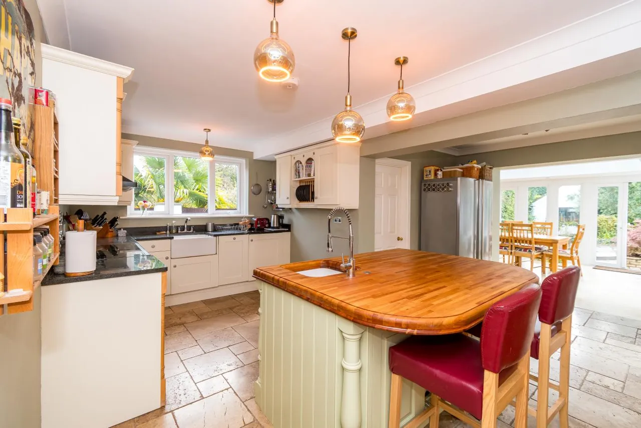 Wimborne Road East, BH22, photo 6