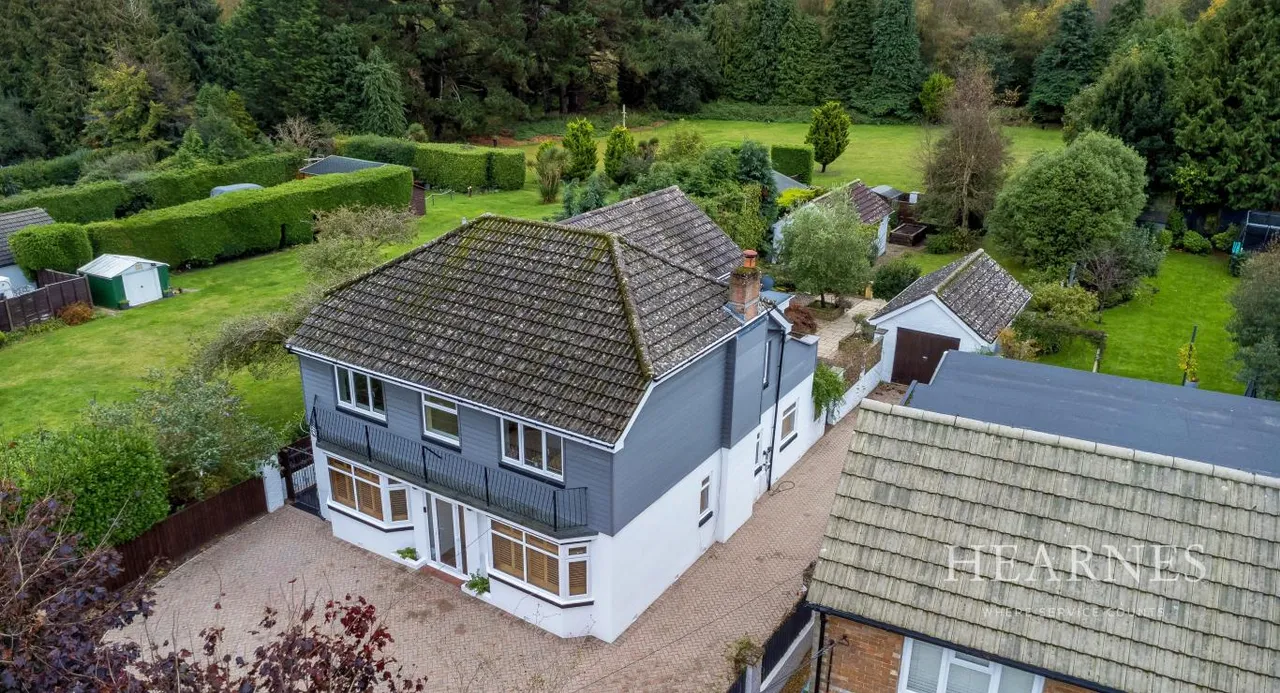 4 bed house for sale, Wimborne Road East, BH22
