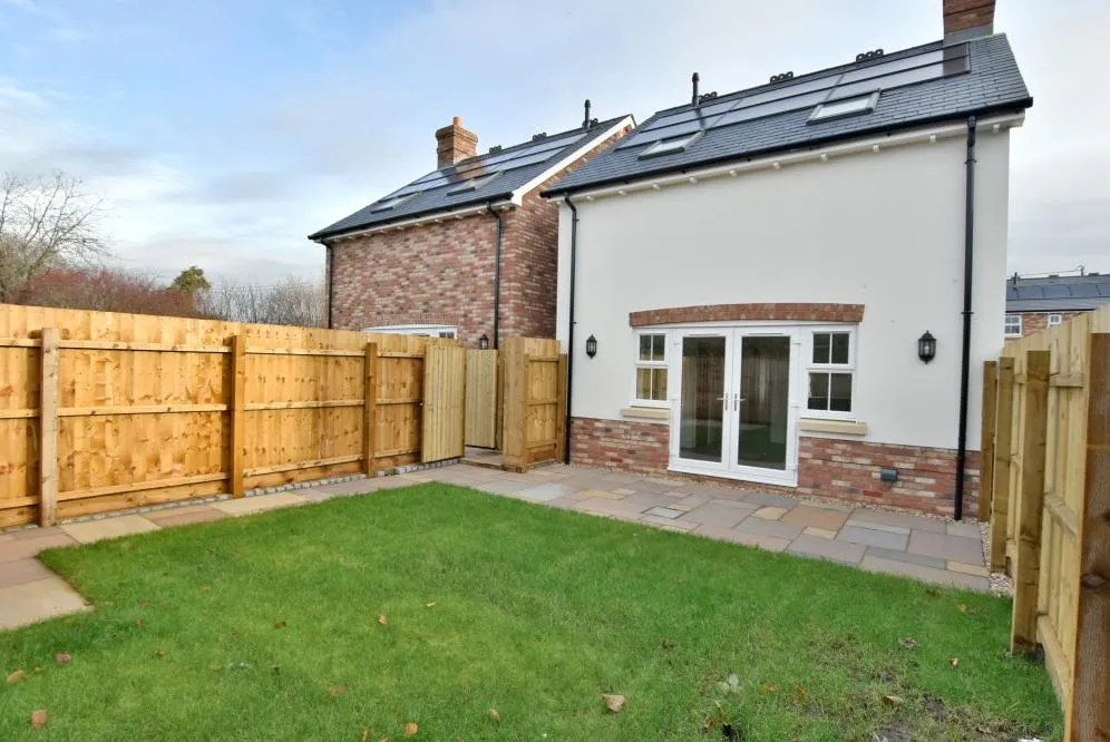Churchill Gardens, Sturminster Marshall, BH21, photo 18