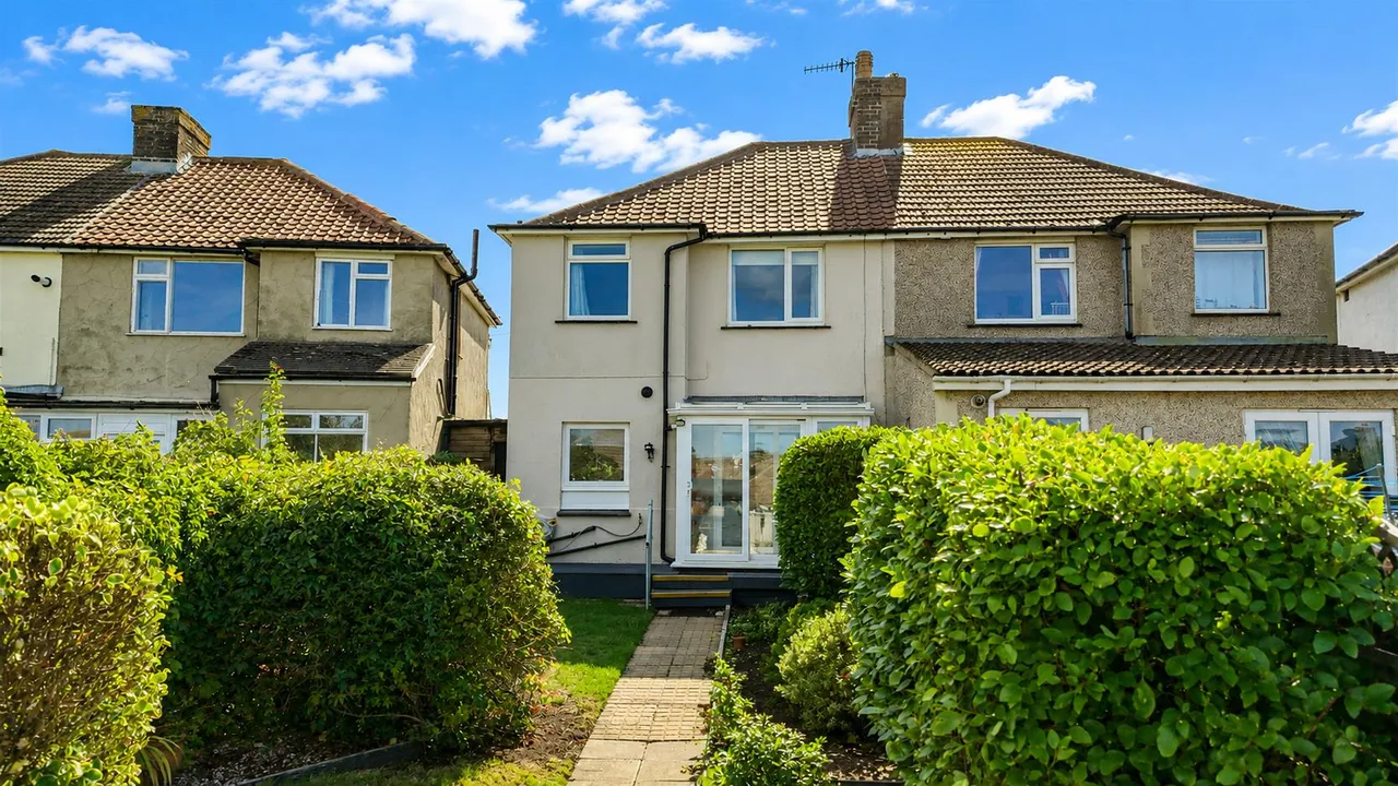 Bexhill Road, St. Leonards-On-Sea, photo 25