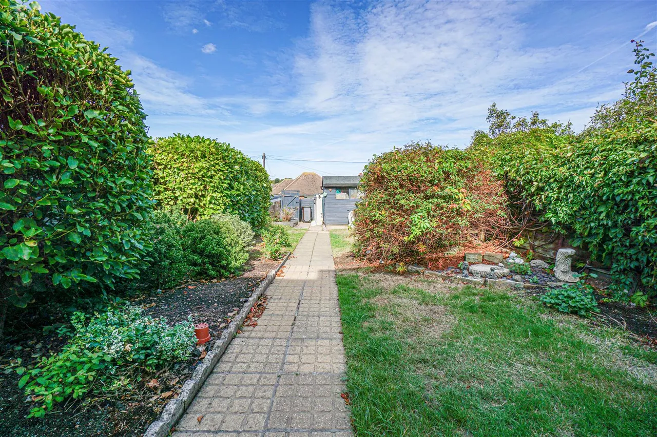 Bexhill Road, St. Leonards-On-Sea, photo 24