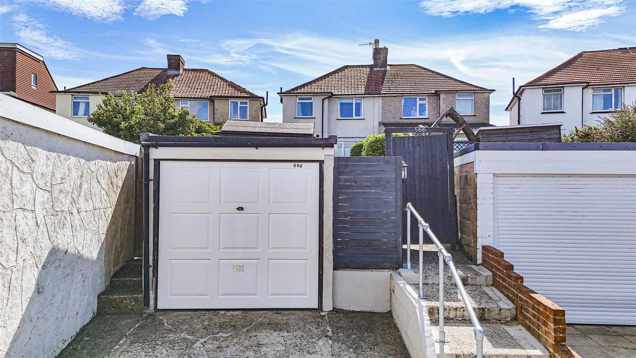 Bexhill Road, St. Leonards-On-Sea, photo 26