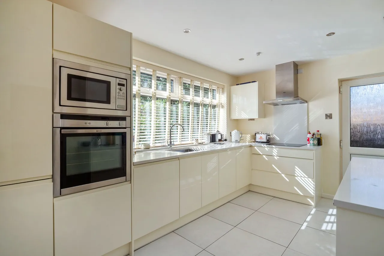 Beaufort Close, Alderley Edge, photo 6